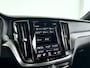 Volvo V60 B3 R-Design | Parkeercamera | Stoel- en stuurverwarming | Harman Kardon | Extra getint glas | Trekhaak