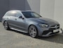 Mercedes-Benz C-klasse 300 e AMG Line / SOH 99,8% / Elektrische trekhaak / Stoelverwarming / Elektrische achterklep / Trekgewicht 1800 kg / Burmester Audio Systeem / Adaptief cruise control / Achteruitrijcamera / Apple Carplay Android Auto /
