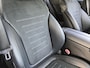 Mercedes-Benz C-klasse 300 e AMG Line / SOH 99,8% / Elektrische trekhaak / Stoelverwarming / Elektrische achterklep / Trekgewicht 1800 kg / Burmester Audio Systeem / Adaptief cruise control / Achteruitrijcamera / Apple Carplay Android Auto /