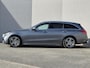 Mercedes-Benz C-klasse 300 e AMG Line / SOH 99,8% / Elektrische trekhaak / Stoelverwarming / Elektrische achterklep / Trekgewicht 1800 kg / Burmester Audio Systeem / Adaptief cruise control / Achteruitrijcamera / Apple Carplay Android Auto /