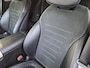 Mercedes-Benz C-klasse 300 e AMG Line / SOH 99,8% / Elektrische trekhaak / Stoelverwarming / Elektrische achterklep / Trekgewicht 1800 kg / Burmester Audio Systeem / Adaptief cruise control / Achteruitrijcamera / Apple Carplay Android Auto /