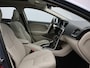 Volvo V40 Cross Country T3 152PK Edition+ / Adaptive Cruise / BLIS / Leder / Parkeerverwarming / Panoramisch Dak / Stoelverwarming /