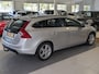 Volvo V60 1.6 T3 R-Design Airco, Cruise Control, Trekhaak, Stuurbekrachtiging
