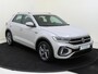 Volkswagen T-Roc 1.0 TSI R-Line | Adaptieve cruise control | Lane assist | Parkeersensoren | Stoelverwarming | Digital cockpit | Carplay | Sfeerverlichting |