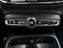 Volvo XC40 B4 211pk Plus Dark / 20'' / Pixel Koplampen / Panoramadak / Getint Glas / Nubuck / 360 Camera / El. Stoelen / Noodreservewiel / Trekhaak / Stoel + Stuuw. Verwarming /