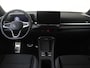 Volkswagen T-Roc 1.5 eTSI R-Line | Trekhaak |  Achteruitrijcamera | Matrix LED verlichting | Keyless | Adaptieve cruise control | Dodehoekdetectie | Stoel- en stuurwielverwarming | Elektrische kofferklep |