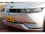 Hyundai Ioniq 5 Lounge 77.4 kWh, Panoramadak, Leer, Stoelverwarming + Koeling, Donker glas, Mat grijs, 20 Inch LMV, Navi, App connect, Head-up display, Alle opties !!