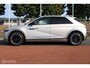 Hyundai Ioniq 5 Lounge 77.4 kWh, Panoramadak, Leer, Stoelverwarming + Koeling, Donker glas, Mat grijs, 20 Inch LMV, Navi, App connect, Head-up display, Alle opties !!