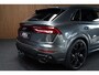 Audi RS Q8 4.0 TFSI B&O HUD Massage Keramisch Softclose ACC PDC Nachtzicht RS Seats Keyless 360 Camera Stoelventilatie Elektr. achterklep Memory seats Elektr. trekhaak Navi Niveauregeling Alcantara binnenhemel Stoelverwarming LM velgen