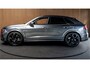 Audi RS Q8 4.0 TFSI B&O HUD Massage Keramisch Softclose ACC PDC Nachtzicht RS Seats Keyless 360 Camera Stoelventilatie Elektr. achterklep Memory seats Elektr. trekhaak Navi Niveauregeling Alcantara binnenhemel Stoelverwarming LM velgen