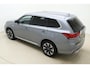 Mitsubishi Outlander 2.0 PHEV Automaat instyle | Navigatie | Lederen bekleding | Achteruitrijcamera | Elektrische achterklep | Stoel- en stuurverwarming | Verwarmd voorraam