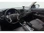 Mitsubishi Outlander 2.0 PHEV Automaat instyle | Navigatie | Lederen bekleding | Achteruitrijcamera | Elektrische achterklep | Stoel- en stuurverwarming | Verwarmd voorraam