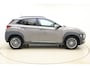 Hyundai Kona 1.0T 120pk Fashion | Navigatie | Trekhaak | Climate control | Achteruitrijcamera | Cruise control | Keyless | Lichtmetalen velgen | Parkeersensoren