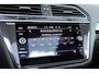 Volkswagen Tiguan 1.4 TSI eHybrid 245pk | SoH 95% | Trekhaak | Panoramadak | Navigatie | Stoelverwarming