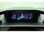Peugeot e-2008 EV GT Pack 50 kWh | SOH 88,6%| Navigatie | Achteruitrijcamera | Alcantara | Stoelverwarming | Climate control | Cruise control | 18" Lichtmetalen velgen