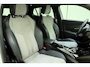 Peugeot e-2008 EV GT Pack 50 kWh | SOH 88,6%| Navigatie | Achteruitrijcamera | Alcantara | Stoelverwarming | Climate control | Cruise control | 18" Lichtmetalen velgen
