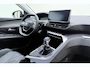 Peugeot 3008 1.2 PureTech Allure | Apple carplay/Android auto | Achteruitrijcamera | Cruise control | Navigatie | Licht metalen velgen 17'' |
