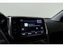Peugeot 2008 1.2 PureTech Allure | Apple carplay/Android auto | Navigatie | Achteruitrijcamera | 110PK | Cruise control | Climate control | Trekhaak