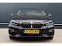 BMW 1-Serie 118i Sportline Automaat | Leer | Stoelverwarming | 18 Inch | Camera | Live Cockpit Plus | Apple Carplay / Android Auto