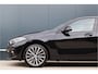 BMW 1-Serie 118i Sportline Automaat | Leer | Stoelverwarming | 18 Inch | Camera | Live Cockpit Plus | Apple Carplay / Android Auto