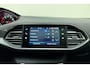 Peugeot 308 SW 1.2 PureTech Blue Lease Premium 130pk | Navigatie | Panoramadak | Climate Control | Trekhaak | Camera | Cruise Control | Parkeersensoren | Apple Carplay - Android Auto