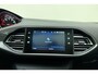 Peugeot 308 SW 1.2 PureTech Blue Lease Premium 130pk | Navigatie | Panoramadak | Climate Control | Trekhaak | Camera | Cruise Control | Parkeersensoren | Apple Carplay - Android Auto