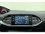Peugeot 308 SW 1.2 PureTech Blue Lease Premium 130pk | Navigatie | Panoramadak | Climate Control | Trekhaak | Camera | Cruise Control | Parkeersensoren | Apple Carplay - Android Auto