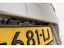 Suzuki Swift 1.2 Style Smart Hybrid 83pk | Navigatie | Climate Control | Cruise Control | Stoelverwarming | Camera | Lichtmetalen Velgen | Apple Carplay - Android Auto
