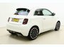 Fiat 500e La Prima 42 kWh | Glazen dak | Cruise control | Camera | Elektrisch verstelbare spiegels