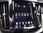 Volvo XC60 T8 AWD Recharge R-Design / Trekhaak / Pan. dak / 360 camera / Stoel+stuur+achterbankverwarming
