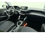 Peugeot 208 1.2 PureTech Blue Lease Active 75 PK | Handgeschakeld | Licht Metalen Velgen | Parkeersensor | Airco | Cruise Control | Bluetooh | Mirror Screen | Apple Carplay | 1e eigenaar