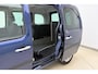 Renault Kangoo Family Rolstoelbus | Invalide vervoer | Rolstoelsauto handgeschakeld | Rolstoellift | Airco | Verlaagde vloer achterin | Oprijplaat of elektrische rolstoellift | 3-punts rolstoelgordelsysteem | Elektrische spanbanden | Extra lange veiligheidsgordels | Antislip-oprijplaat | Rolstoelplaats achter bestuurder/passagier | Versterkte vloerconstructie