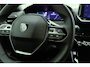 Peugeot e-2008 EV Allure Avantage 54 kWh | Navigatie | Achteruitrijcamera | Adapt. Cruise control | Parkeersensor | Apple Carplay/Android Auto | Lichtmetalen velgen