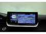 Peugeot e-2008 EV Allure Avantage 54 kWh | Navigatie | Achteruitrijcamera | Adapt. Cruise control | Parkeersensor | Apple Carplay/Android Auto | Lichtmetalen velgen