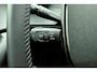 Peugeot e-2008 EV Allure Avantage 54 kWh | Navigatie | Achteruitrijcamera | Adapt. Cruise control | Parkeersensor | Apple Carplay/Android Auto | Lichtmetalen velgen