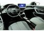 Peugeot e-2008 EV Allure Avantage 54 kWh | Navigatie | Achteruitrijcamera | Adapt. Cruise control | Parkeersensor | Apple Carplay/Android Auto | Lichtmetalen velgen