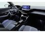 Peugeot e-2008 EV GT 54 kWh | Achteruitrijcamera | Dakrails | Cruise control | Climate control | Navigatie | Stof/lederen bekleding | 16" lichtmetalen velgen | Apple/Android carplay | 400km WLTP | 100% Elektrisch
