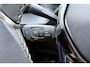Peugeot e-2008 EV GT 54 kWh | Achteruitrijcamera | Dakrails | Cruise control | Climate control | Navigatie | Stof/lederen bekleding | 16" lichtmetalen velgen | Apple/Android carplay | 400km WLTP | 100% Elektrisch