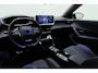 Peugeot e-2008 EV GT 54 kWh | Achteruitrijcamera | Dakrails | Cruise control | Climate control | Navigatie | Stof/lederen bekleding | 16" lichtmetalen velgen | Apple/Android carplay | 400km WLTP | 100% Elektrisch