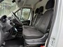 Opel Movano 2.2D 140 Zwaar L2H2 3.5t | 3 Zitplaatsen | Elektrische Laadklep | Achteruitrijd Camera | Laadruimte Betimmering | Airco & Cruise Control |