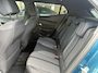 Peugeot e-2008 EV Allure 54 kWh | tot 406km WLTP range | Parkeersensoren voor + achter | Draadloos Apple Carplay/Android Auto | Cruise Control | Privacy Glass