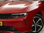 Opel Astra Sports Tourer 1.2 Business Elegance (APPLE CARPLAY, STUUR/STOELVERWARMING, 360 CAMERA, ADAPTIVE CRUISE, SPORTSTOELEN, GETINT GLAS, KEYLESS, SFEERVERLICHTING, NIEUWSTAAT)