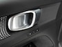 Volvo XC40 1.5 T3 Momentum Business | Zwart dak | Navigatie | Adaptieve Cruise control | Camera | Elektrische achterklep | Elektrisch verstelbare stoelen met geheugen