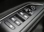 Peugeot 3008 1.2 PureTech Première | Elektrisch bedienbare achterklep | 19 inch velgen | Keyless entry en start | Dealer onderhouden | Navigatie | Zwart Dak | Climate control