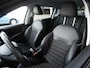Peugeot 2008 1.2 PureTech GT-line | 110PK | Trekhaak | Achteruitrijcamera | 17 inch lichtmetalen velgen | Apple carplay/Andriod auto | Dakrails | Climate control | Cruise control
