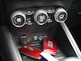 Renault Captur 1.6 E-Tech Plug-in Hybrid 160 Intens | Panorama dak | Achteruitrijcamera | Lichtmetalen velgen | Navigatie | Cruise control | Stoelverwarming |