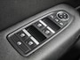 Renault Captur 1.6 E-Tech Plug-in Hybrid 160 Intens | Panorama dak | Achteruitrijcamera | Lichtmetalen velgen | Navigatie | Cruise control | Stoelverwarming |