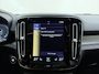 Volvo XC40 T5 262pk Recharge R-Design / Elektr. Stoelen / Panoramadak / Harman&Kardon Audio / Trekhaak / 360 Camera / Full-LED / Leder / Keyless / 19'' + All Season / ACC / BLIS / Stoel + Stuur. Verwarming / DAB /