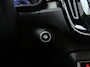 Volvo XC40 T5 262pk Recharge R-Design / Elektr. Stoelen / Panoramadak / Harman&Kardon Audio / Trekhaak / 360 Camera / Full-LED / Leder / Keyless / 19'' + All Season / ACC / BLIS / Stoel + Stuur. Verwarming / DAB /