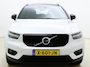 Volvo XC40 T5 262pk Recharge R-Design / Elektr. Stoelen / Panoramadak / Harman&Kardon Audio / Trekhaak / 360 Camera / Full-LED / Leder / Keyless / 19'' + All Season / ACC / BLIS / Stoel + Stuur. Verwarming / DAB /